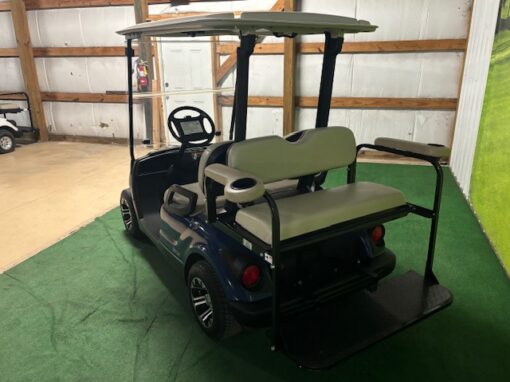 2013 Yamaha Drive Gas Custom Chicago Cubs Tanzanite 4-Passenger Golf Car - Image 5